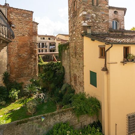 Historic Apt In The Center Of Lucca With Balconyアパートメント エクステリア 写真