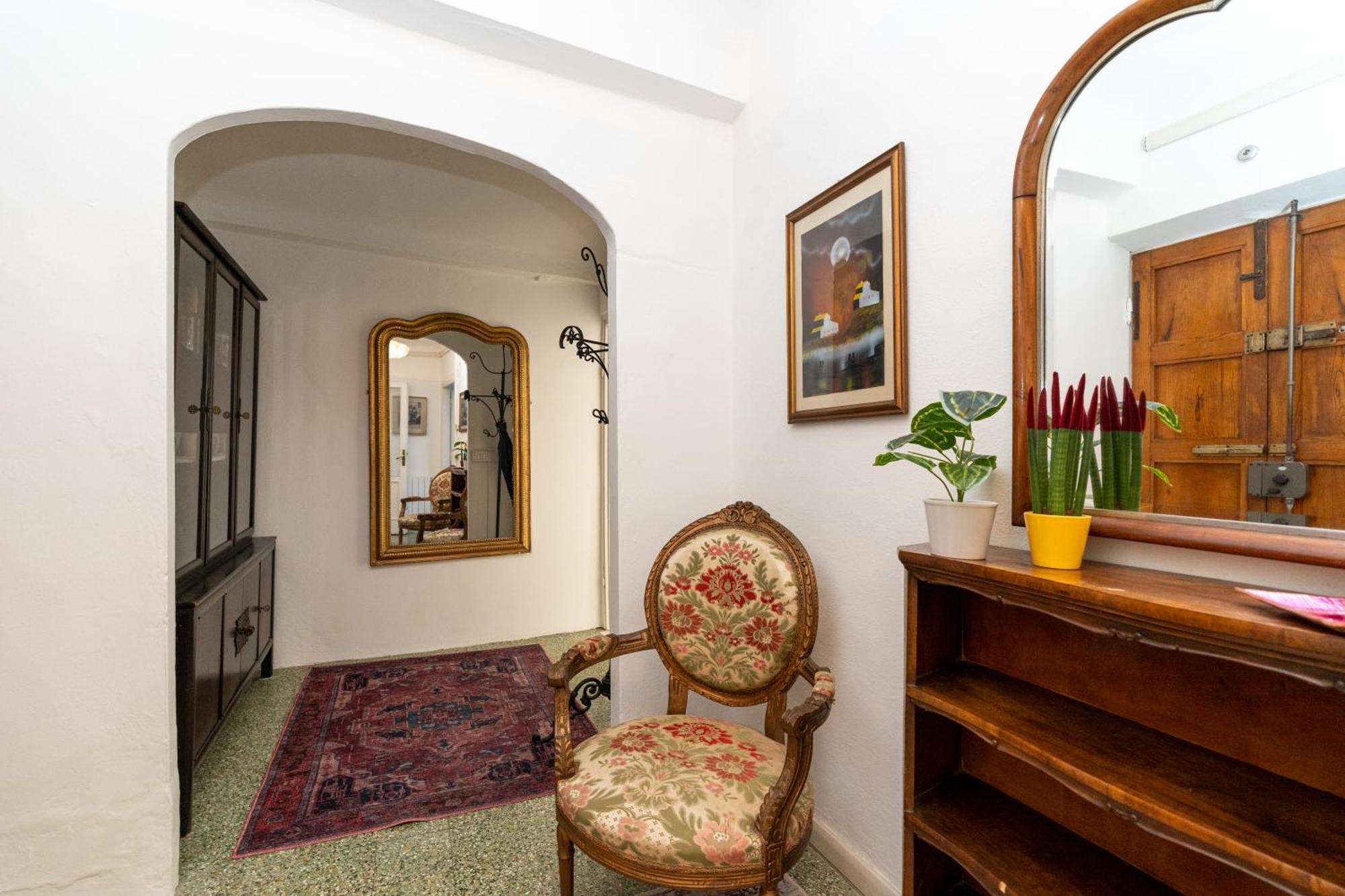 Historic Apt In The Center Of Lucca With Balconyアパートメント エクステリア 写真