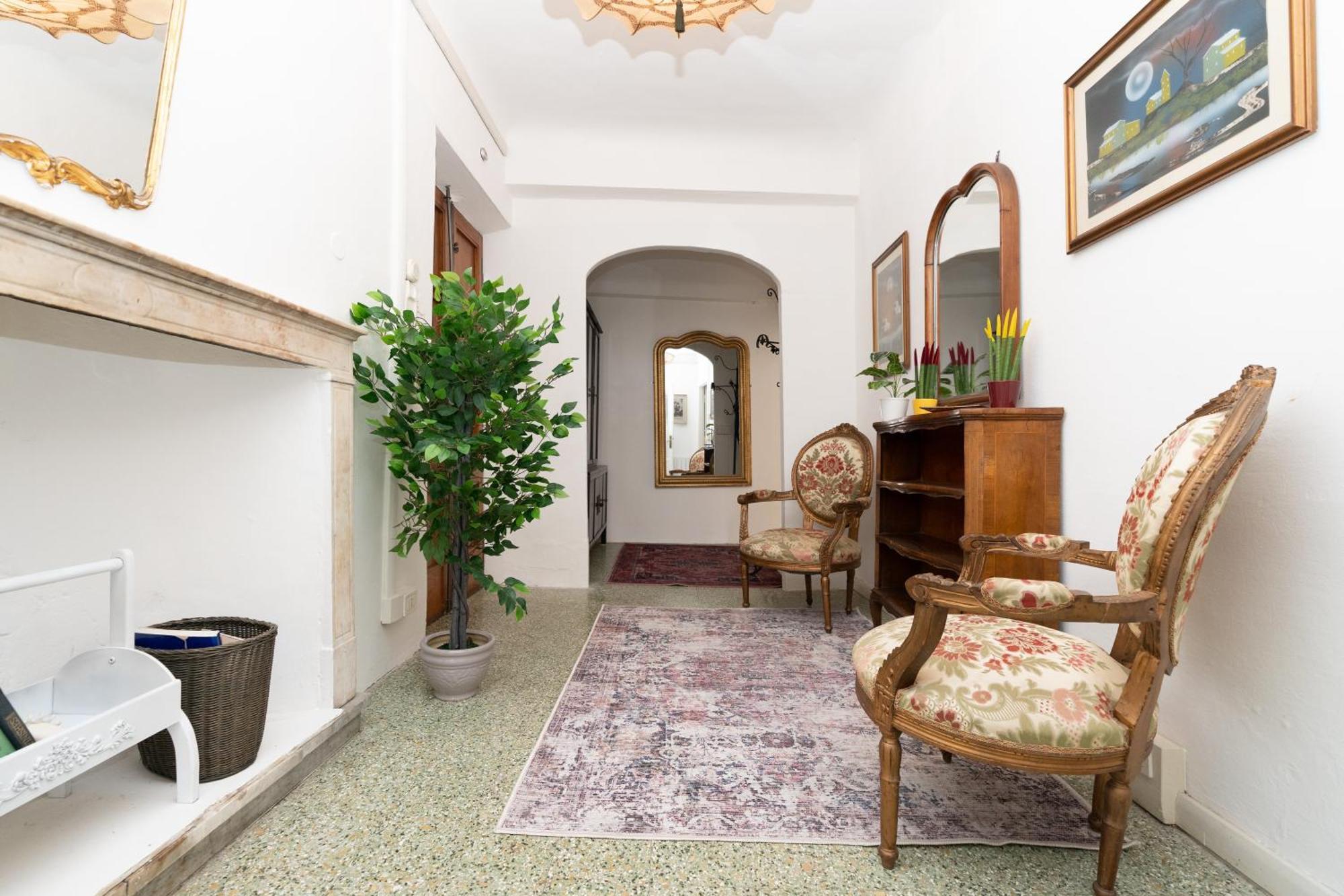Historic Apt In The Center Of Lucca With Balconyアパートメント エクステリア 写真